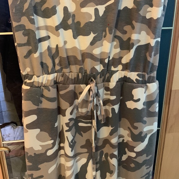 Camo onesie - Picture 4 of 5
